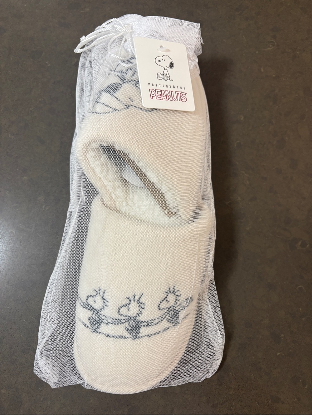 NWT Pottery Barn Slippers Peanuts Snoopy Cream & Black Sz. S 6.5/7 - Picture 2 of 6